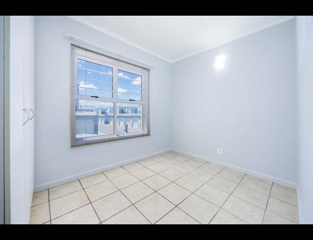 2 BEDROOM PROPERTY TO RENT IN VREDEKLOOF EAST